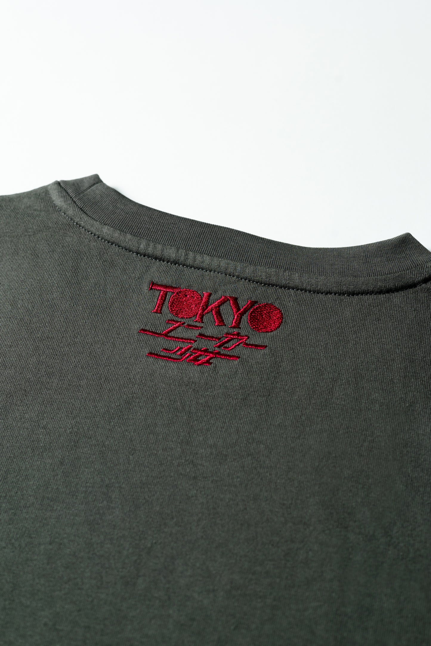 TOKYO スニーカー少女 SNKRGIRL TEE